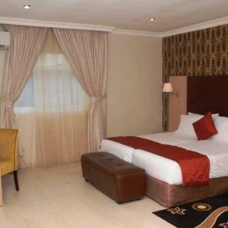 Amber Residence ลากอส ภายนอก รูปภาพ